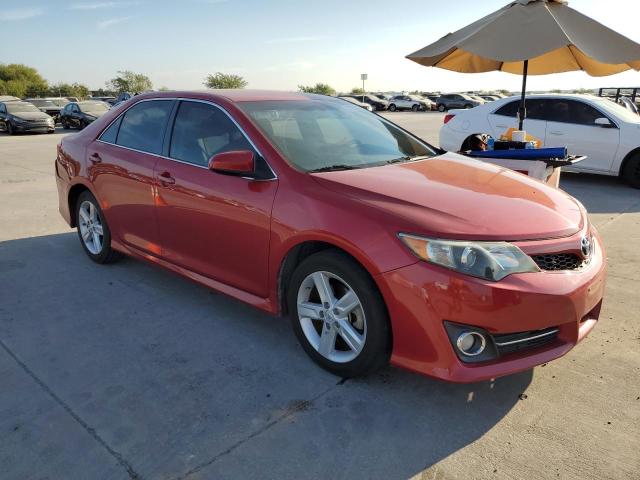 4T1BF1FK6EU741626 - 2014 TOYOTA CAMRY L RED photo 4