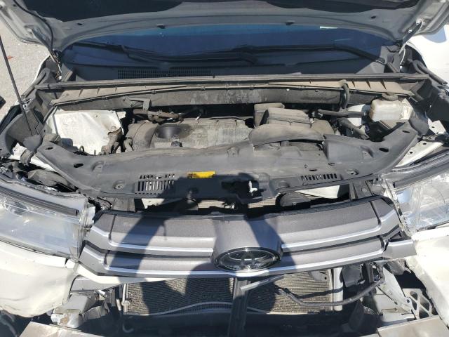 5TDZARFH6JS039566 - 2018 TOYOTA HIGHLANDER LE WHITE photo 12