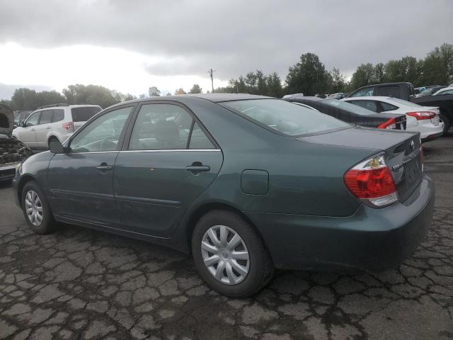 4T1BE32K75U092701 - 2005 TOYOTA CAMRY LE GREEN photo 2