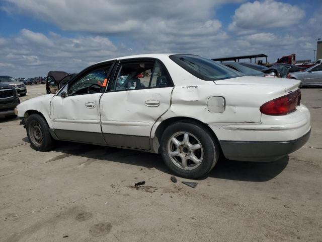 2G4WF551621177422 - 2002 BUICK REGAL GS WHITE photo 2
