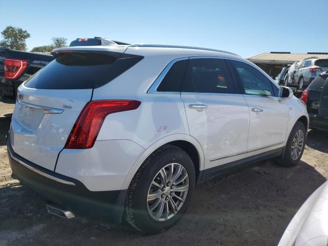 1GYKNBRS9HZ111724 - 2017 CADILLAC XT5 LUXURY WHITE photo 3