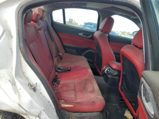 ZARFAEDN7J7572868 - 2018 ALFA ROMEO GIULIA Q4 თეთრი ფოტო 10