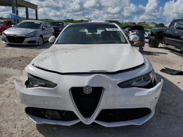 ZARFAEDN7J7572868 - 2018 ALFA ROMEO GIULIA Q4 თეთრი ფოტო 5