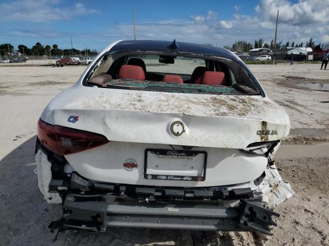 ZARFAEDN7J7572868 - 2018 ALFA ROMEO GIULIA Q4 თეთრი ფოტო 6