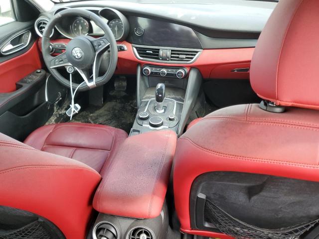 ZARFAEDN7J7572868 - 2018 ALFA ROMEO GIULIA Q4 თეთრი ფოტო 8