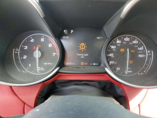 ZARFAEDN7J7572868 - 2018 ALFA ROMEO GIULIA Q4 თეთრი ფოტო 9