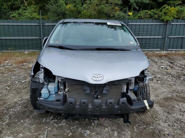 5TDDK3DCXCS035762 - 2012 TOYOTA SIENNA XLE SILVER photo 5