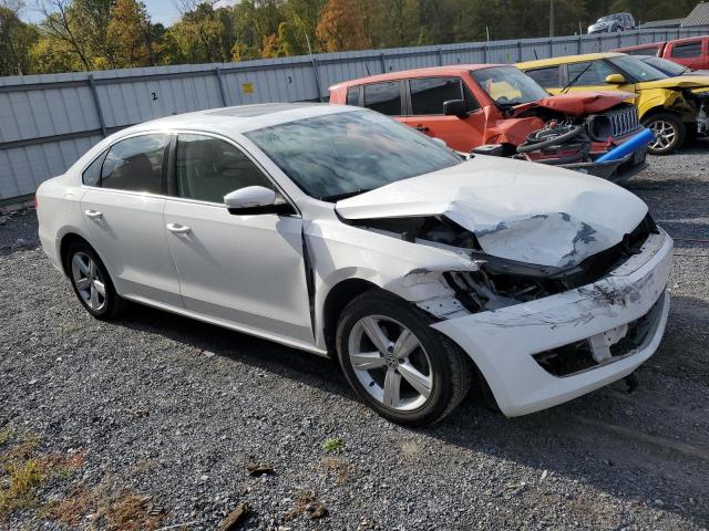 1VWBP7A32CC085879 - 2012 VOLKSWAGEN PASSAT SE WHITE photo 4