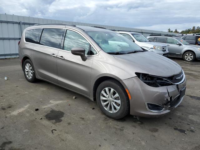 2C4RC1FG9JR331109 - 2018 CHRYSLER PACIFICA TOURING PLUS GRAY photo 4