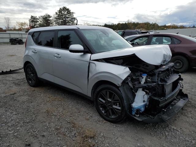 KNDJ33AU6M7784888 - 2021 KIA SOUL EX SILVER photo 4