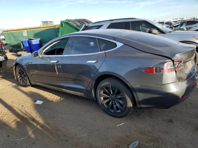 5YJSA1E25JF263318 - 2018 TESLA MODEL S GRAY photo 2