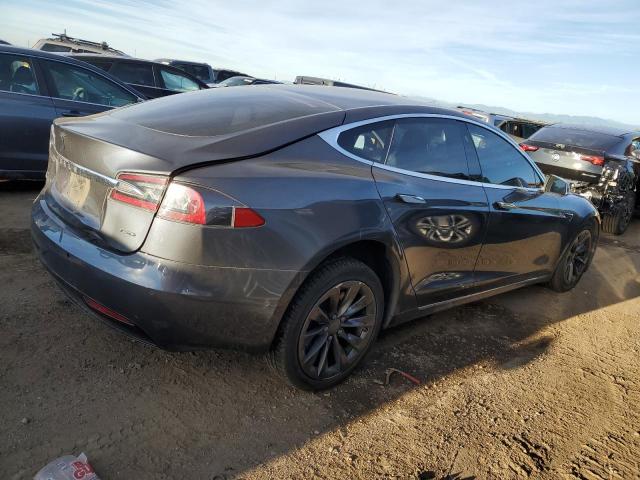 5YJSA1E25JF263318 - 2018 TESLA MODEL S GRAY photo 3