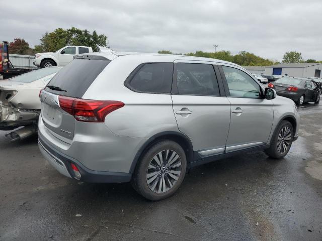 JA4AD3A38KZ047241 - 2019 MITSUBISHI OUTLANDER SE SILVER photo 3