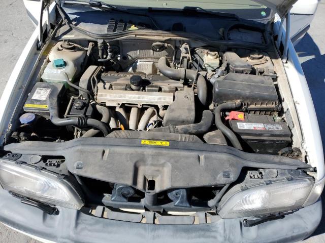 YV1LZ5644W2524169 - 1998 VOLVO V70 XC WHITE photo 11