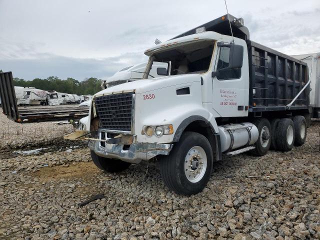 4V5KC9GH33N347488 - 2003 VOLVO VHD WHITE photo 2