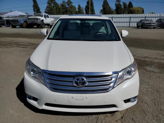 4T1BK3DB2BU401332 - 2011 TOYOTA AVALON BASE 白色 照片 5