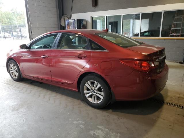 5NPEB4AC8BH305736 - 2011 HYUNDAI SONATA GLS RED photo 2