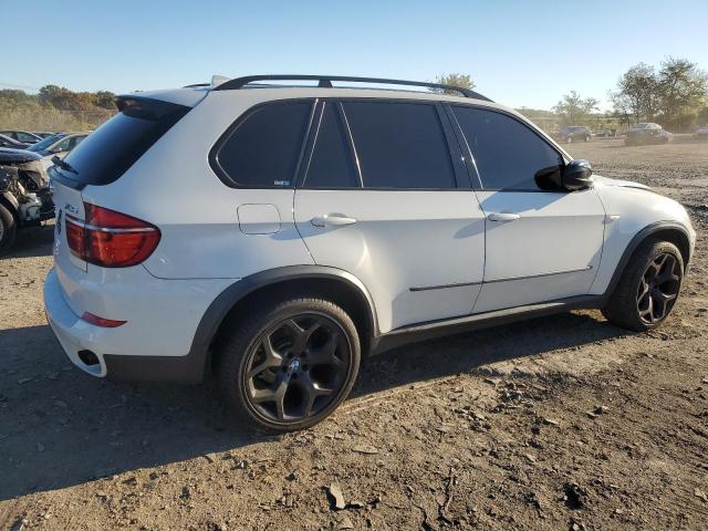 5UXZV4C56CL747725 - 2012 BMW X5 XDRIVE35I WHITE photo 3