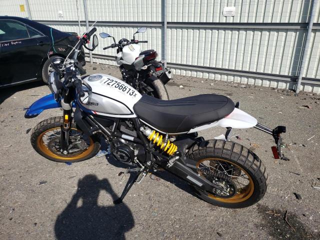 ML0KAFPMXPT002686 - 2023 DUCATI SCRAMBLER DESERT SLED WHITE photo 3