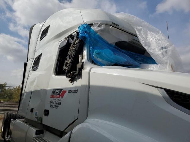 4V4NC9EH1KN900268 - 2019 VOLVO VN VNL WHITE photo 9