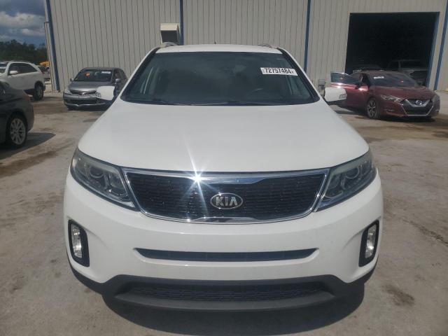 5XYKT4A6XFG645266 - 2015 KIA SORENTO LX WHITE photo 5