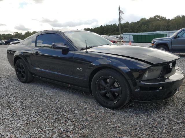 1ZVHT82H285111253 - 2008 FORD MUSTANG GT BLACK photo 4