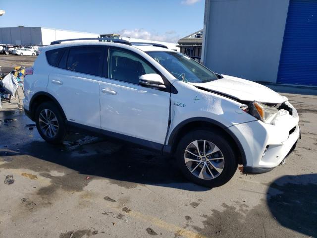 JTMRJREV1HD139426 - 2017 TOYOTA RAV4 HV LE WHITE photo 4