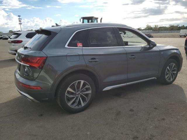 WA1GAAFY9N2116530 - 2022 AUDI Q5 PREMIUM 45 GRAY photo 3