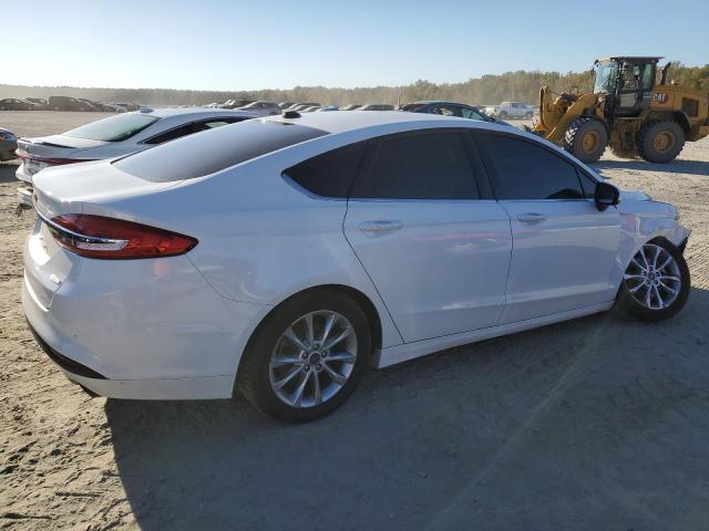 3FA6P0HD9HR222406 - 2017 FORD FUSION SE WHITE photo 3