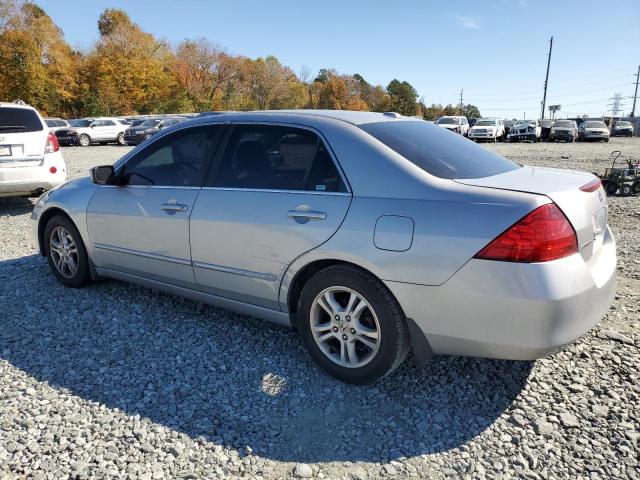 1HGCM56827A112137 - 2007 HONDA ACCORD EX SILVER photo 2