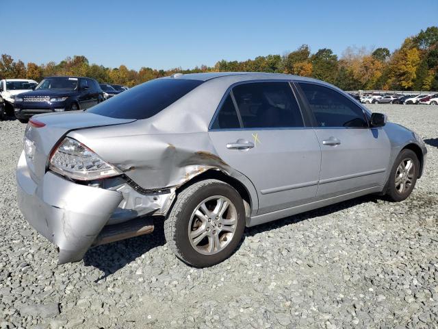 1HGCM56827A112137 - 2007 HONDA ACCORD EX SILVER photo 3