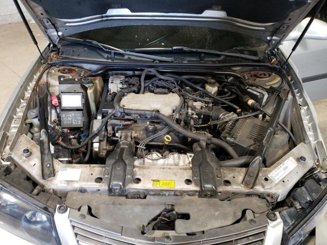 2G1WF52E319161845 - 2001 CHEVROLET IMPALA SILVER photo 11