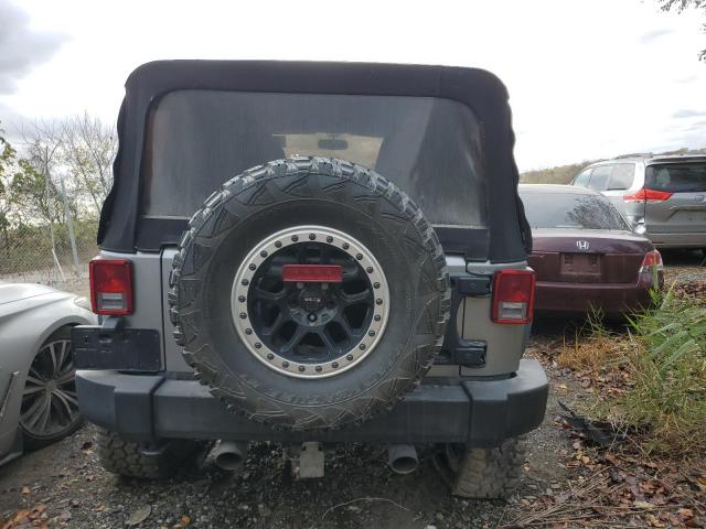 1C4BJWDG4HL719794 - 2017 JEEP WRANGLER U SPORT Srebrny zdjęcie 6