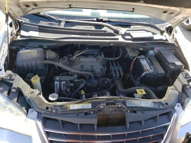 2A4RR4DE6AR109803 - 2010 CHRYSLER TOWN & COU LX SILVER photo 12