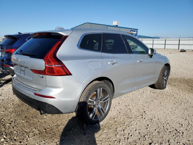 YV4A22RK7M1765198 - 2021 VOLVO XC60 T6 MOMENTUM SILVER photo 3