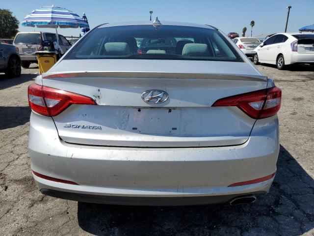 5NPE24AF6FH040511 - 2015 HYUNDAI SONATA SE SILVER photo 6