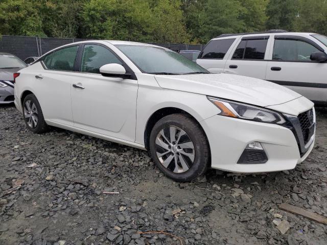 1N4BL4BV6KC129299 - 2019 NISSAN ALTIMA S WHITE photo 4