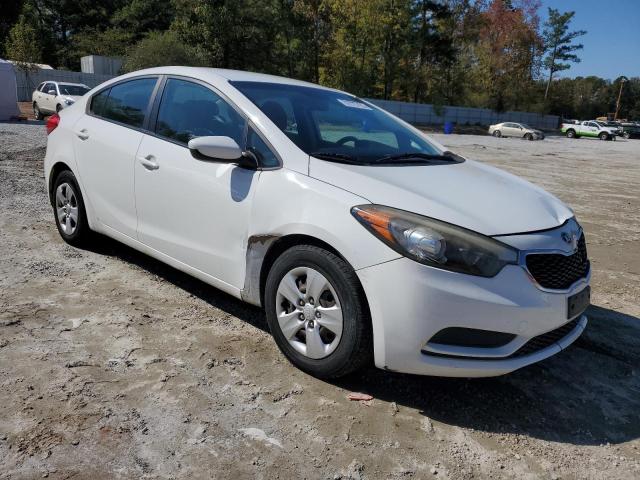 KNAFK4A62G5569974 - 2016 KIA FORTE LX WHITE photo 4