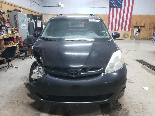 5TDJK4CC2AS031048 - 2010 TOYOTA SIENNA LE GRAY photo 5