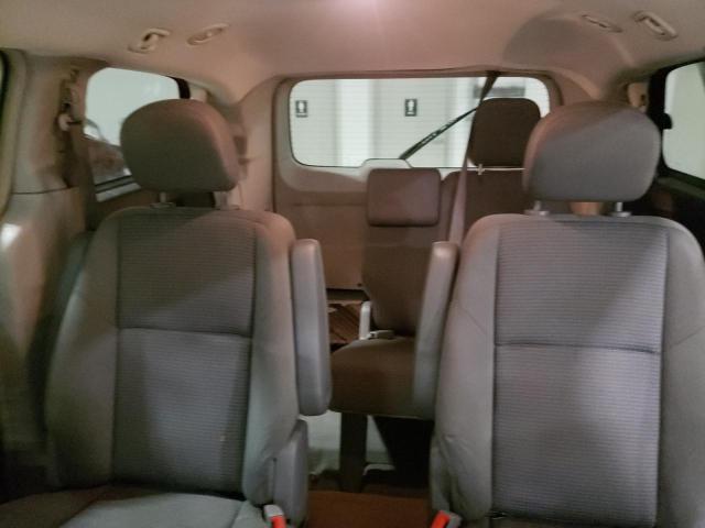 2V4RW4DG0BR621709 - 2011 VOLKSWAGEN ROUTAN S SILVER photo 10