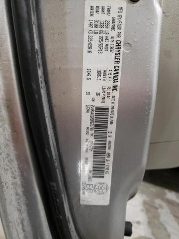 2V4RW4DG0BR621709 - 2011 VOLKSWAGEN ROUTAN S SILVER photo 13