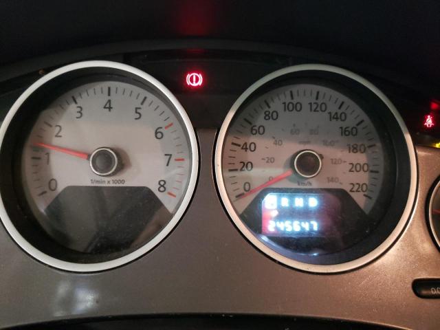 2V4RW4DG0BR621709 - 2011 VOLKSWAGEN ROUTAN S SILVER photo 9