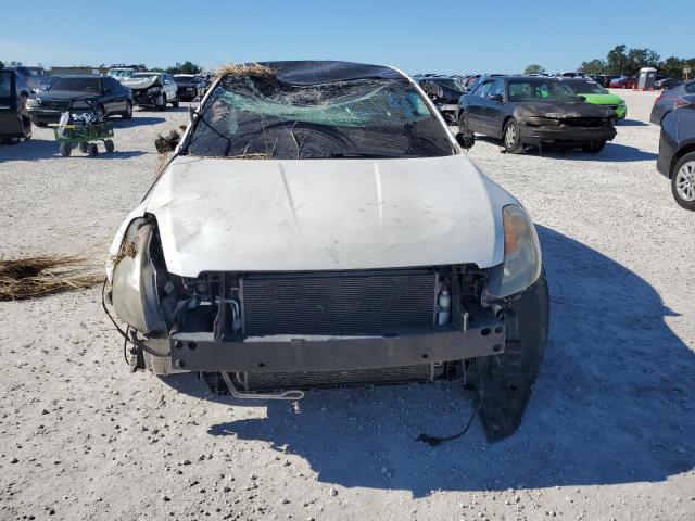 1N4BL21E69N425301 - 2009 NISSAN ALTIMA 3.5SE WHITE photo 5