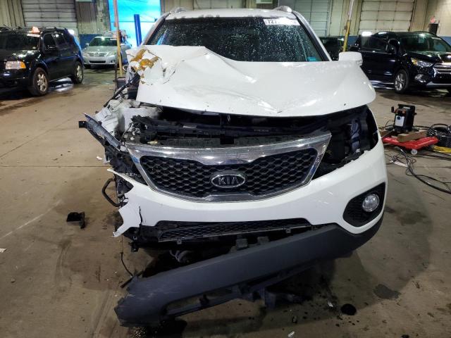 5XYKUDA67DG374807 - 2013 KIA SORENTO EX WHITE photo 5