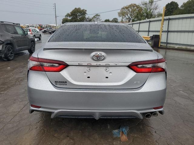 4T1S11AKXRU850800 - 2024 TOYOTA CAMRY SE NIGHT SHADE SILVER photo 6