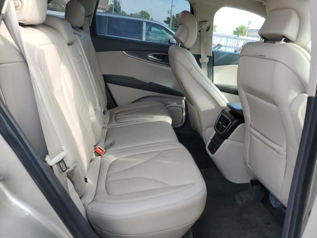 2LMPJ8LR0HBL40635 - 2017 LINCOLN MKX RESERVE Бежевый фото 11
