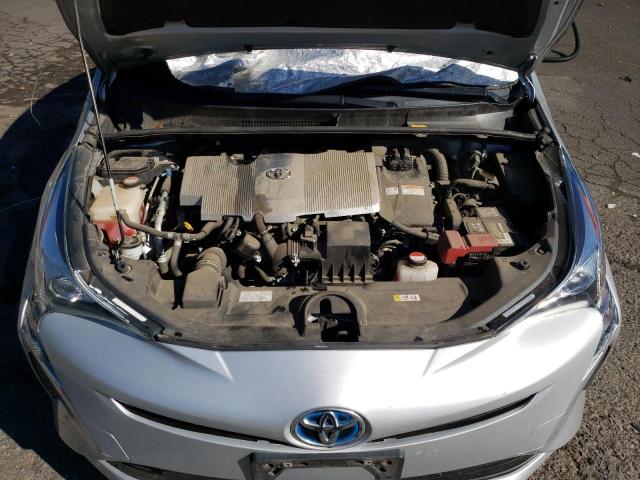 JTDKBRFU4G3004613 - 2016 TOYOTA PRIUS SILVER photo 11