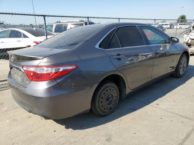 4T1BF1FK9HU321752 - 2017 TOYOTA CAMRY LE GRAY photo 3