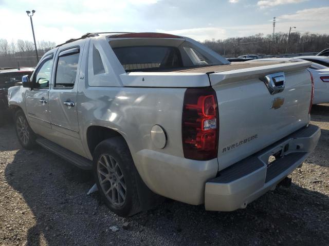 3GNTKGE75CG183246 - 2012 CHEVROLET AVALANCHE LTZ CREAM photo 2