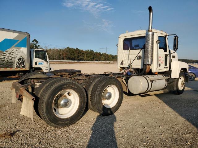 1M2AA13Y24N156683 - 2004 MACK 600 CH600 WHITE photo 6